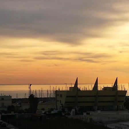 Grande, Vista Mare A 2 Passi Dalla Spiaggia Ostia Buitenkant foto