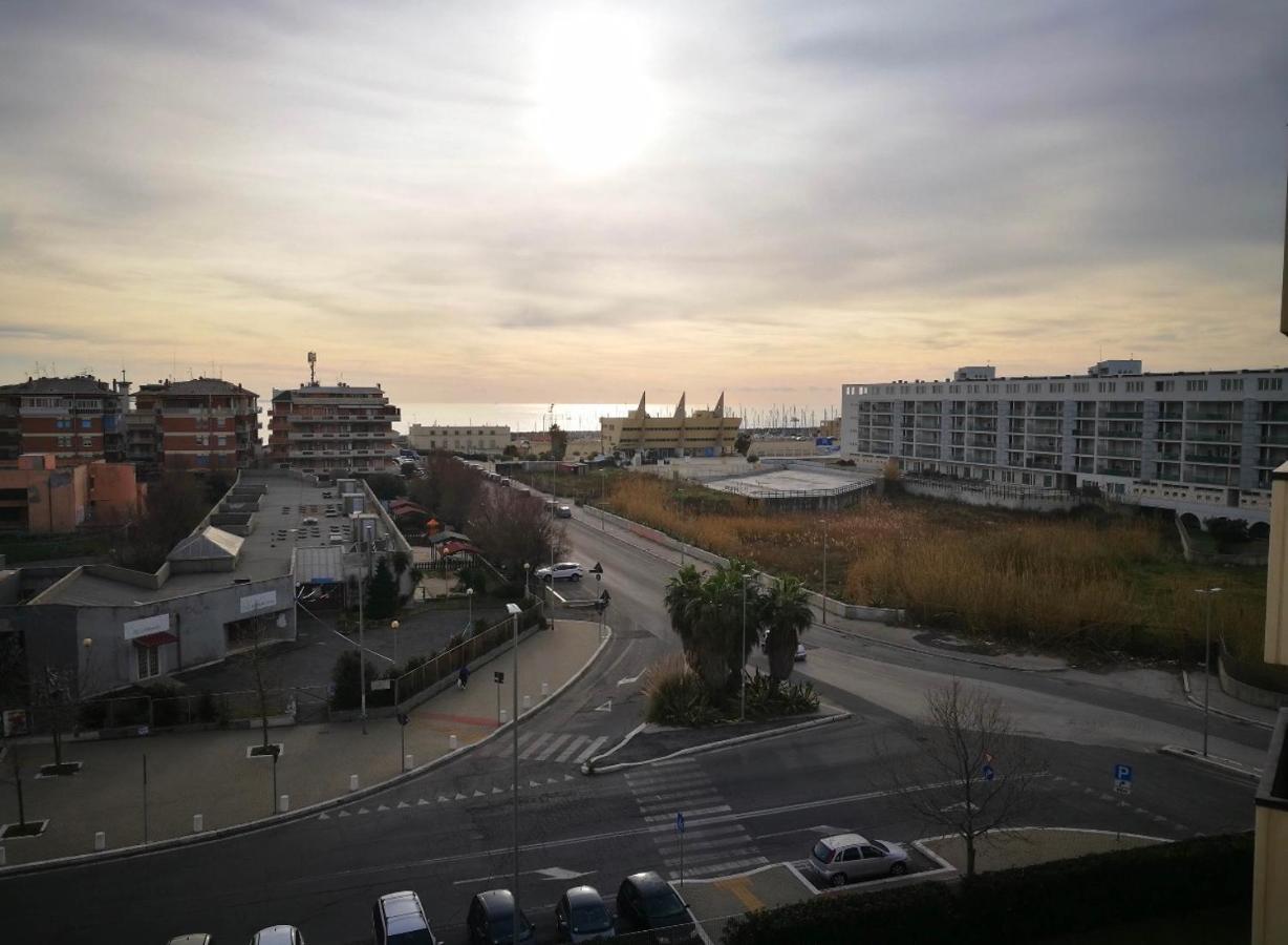 Grande, Vista Mare A 2 Passi Dalla Spiaggia Ostia Buitenkant foto