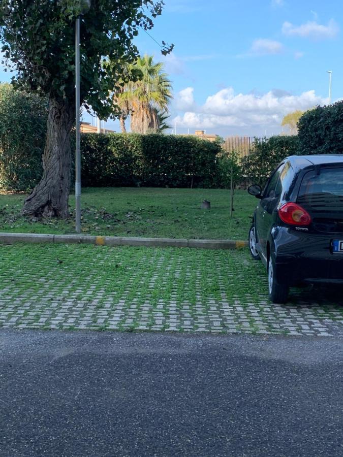 Grande, Vista Mare A 2 Passi Dalla Spiaggia Ostia Buitenkant foto